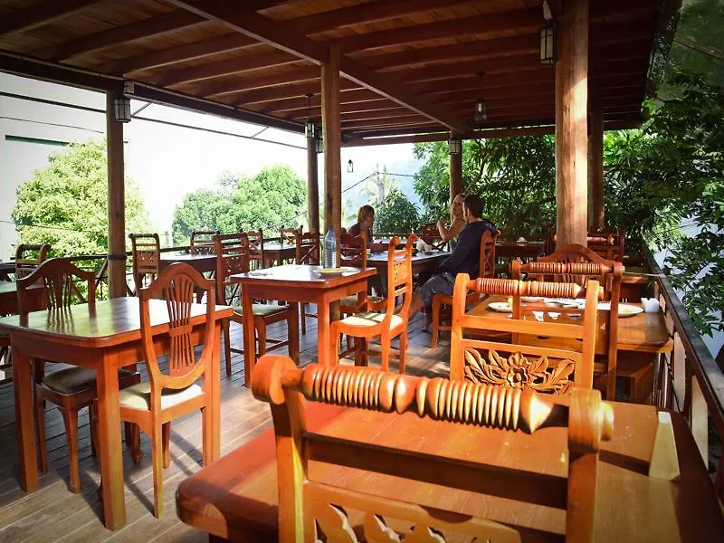 Hotel Mango Garden Kandy 2*,